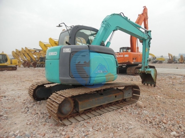 Kobelco SK70