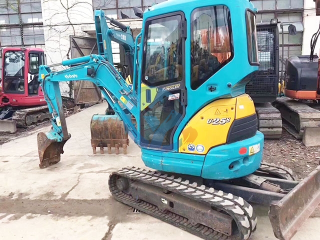 Kubota U25