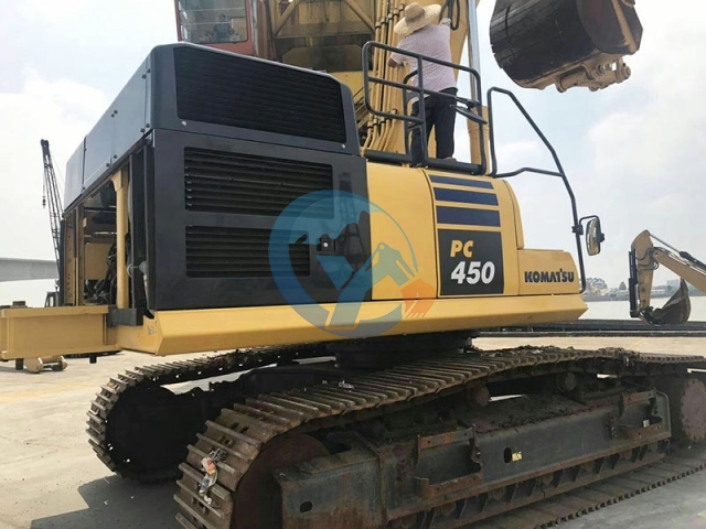Komatsu PC450-10