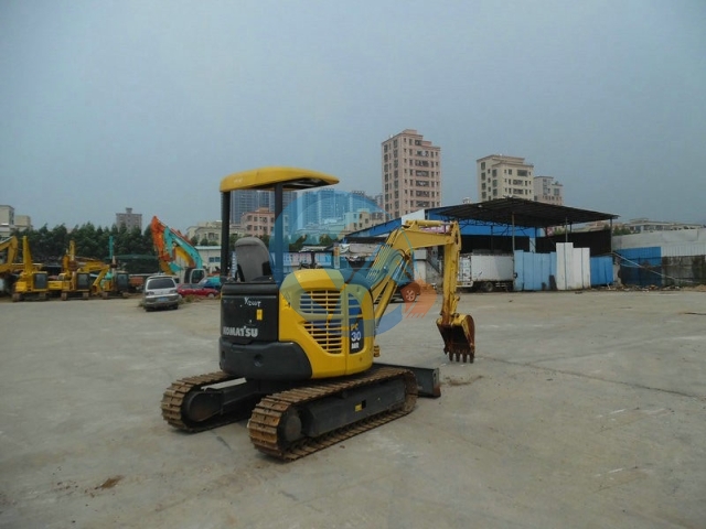 Komatsu PC30MR-2