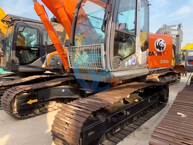 Hitachi ZX250