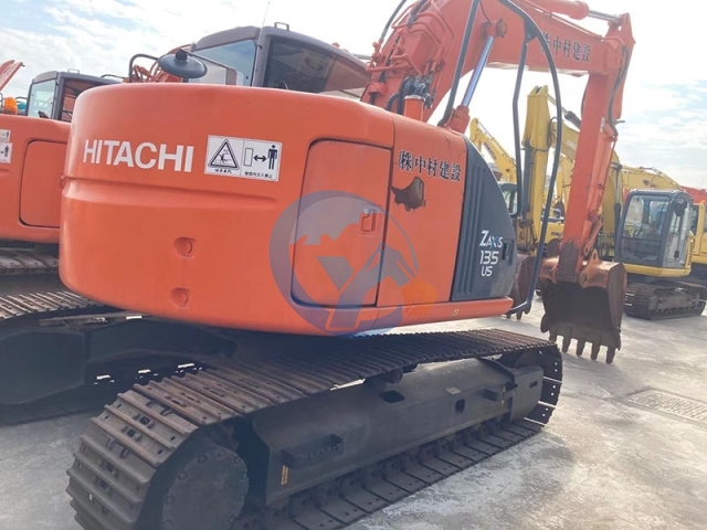 Hitachi ZX135
