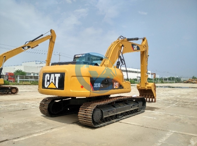 Caterpillar CAT323D
