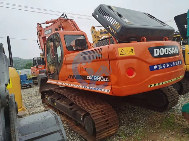 Doosan DX260